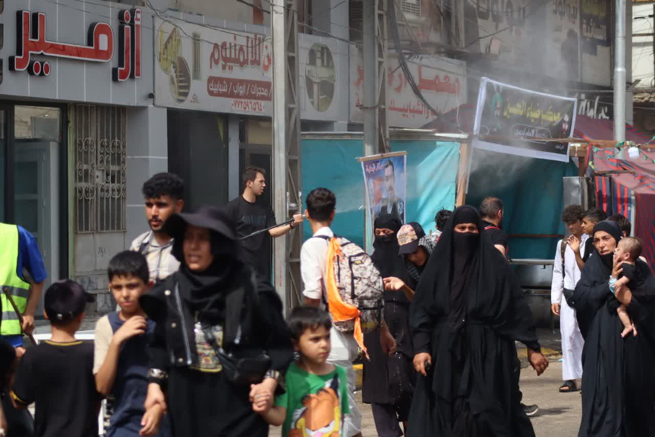 زائران در خیابان‌های کربلا